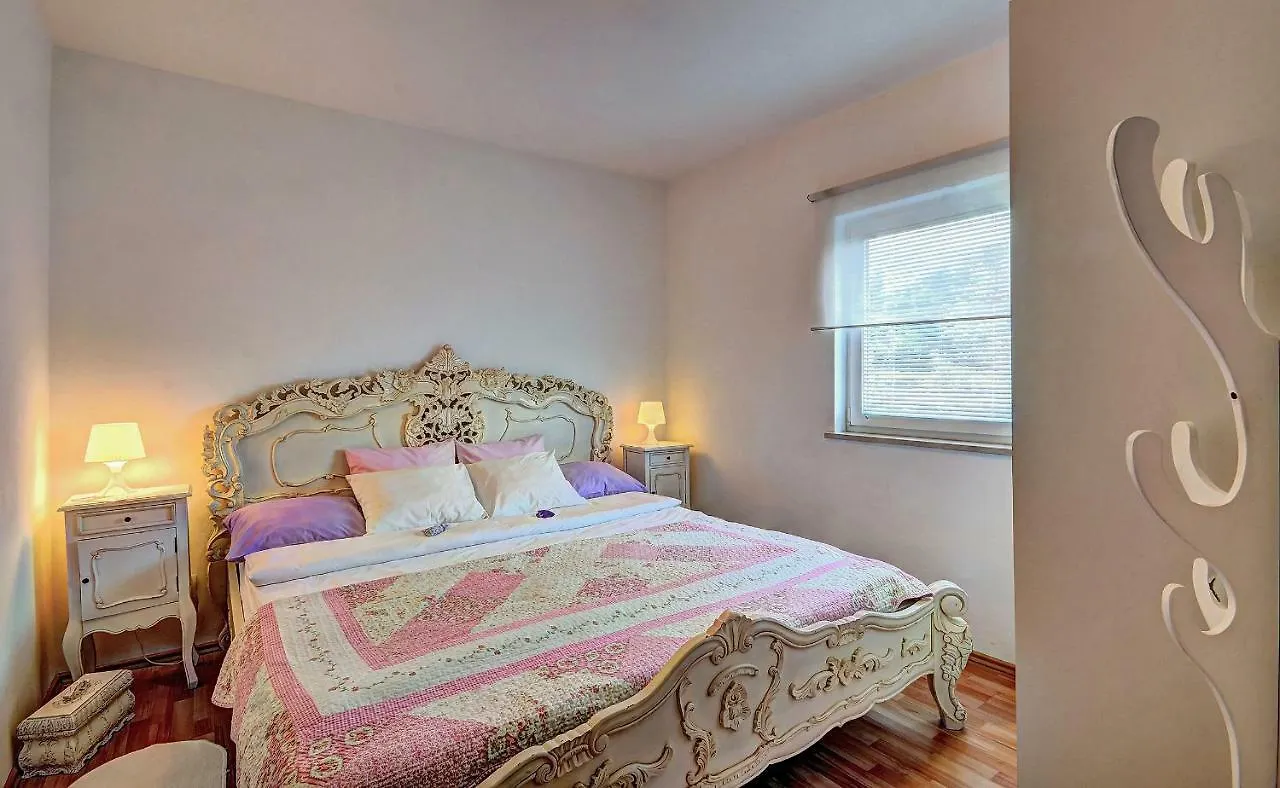 Apartments Lila Novigrad 0*, Novigrad (Istria)