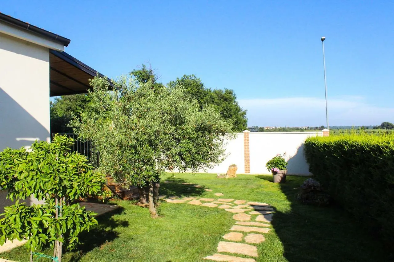 Apartments Lila Novigrad 0*, Novigrad (Istria) Croatia