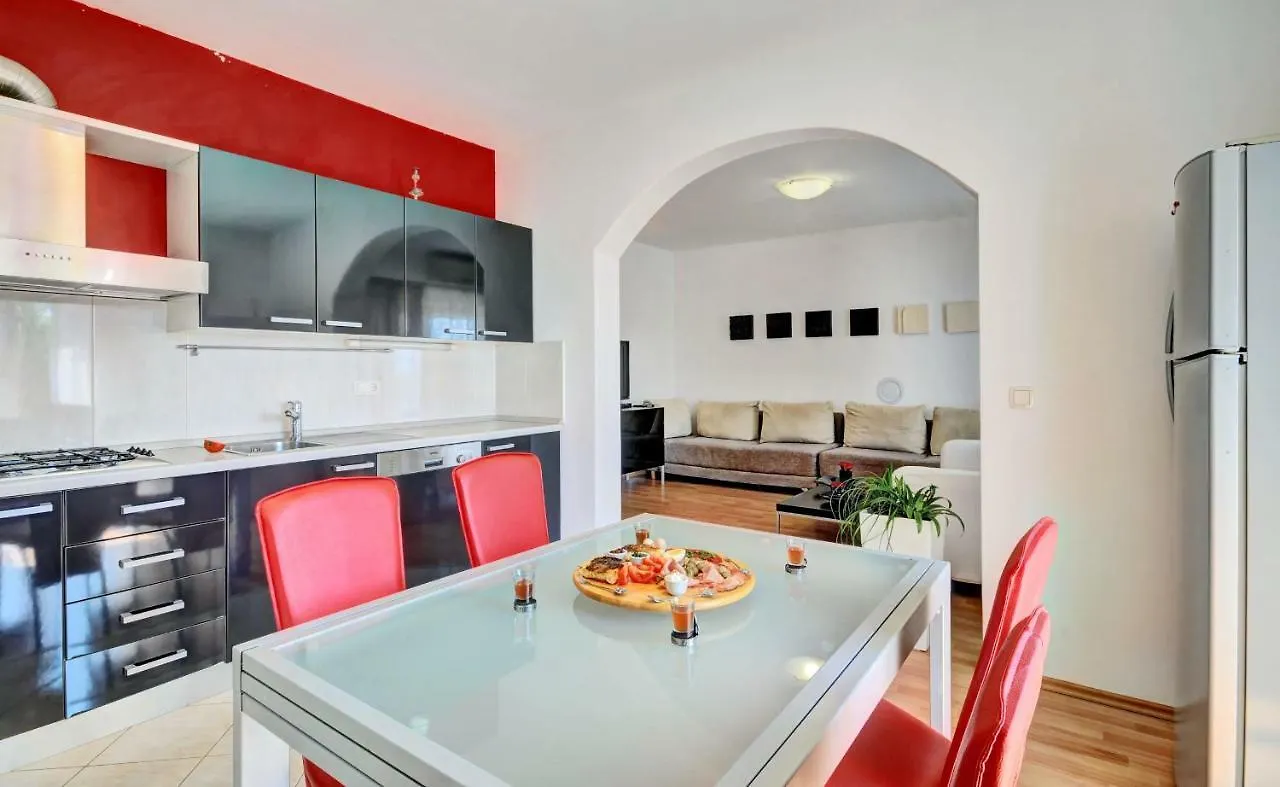 Apartments Lila Novigrad 0*, Novigrad (Istria)