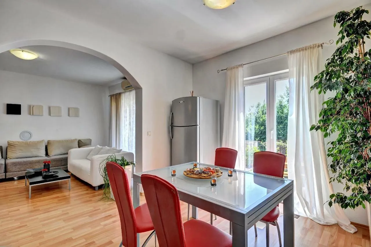 Apartments Lila Novigrad Croatia