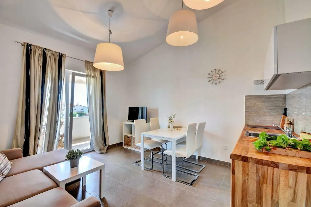 Apartments Lila contacts