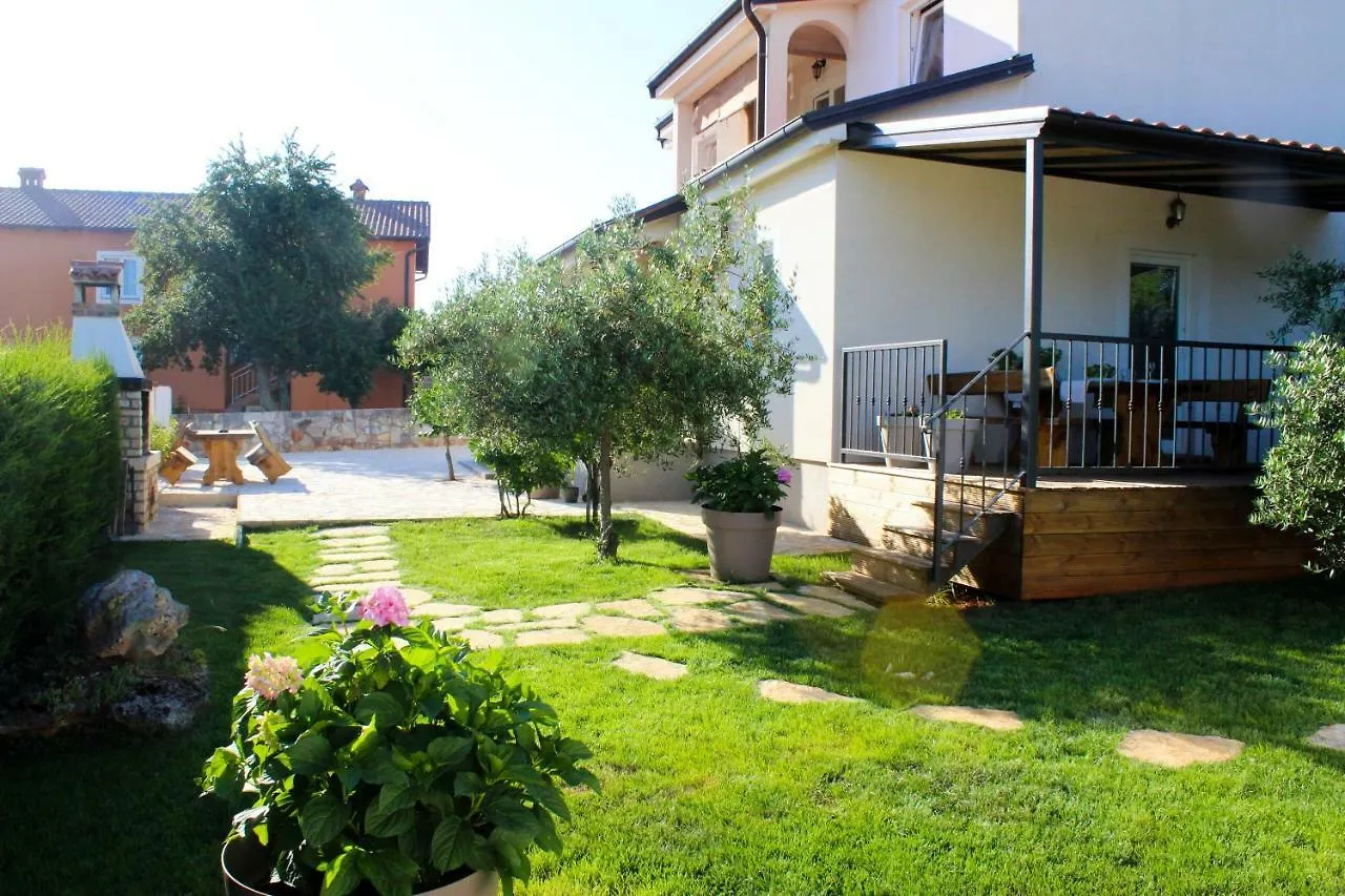 Apartments Lila Novigrad  Novigrad (Istria)