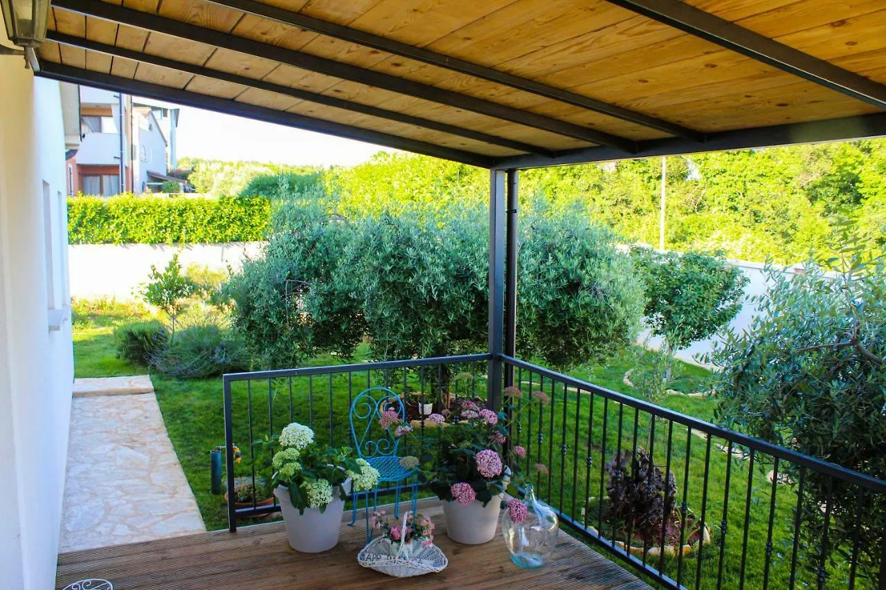 Apartments Lila Novigrad