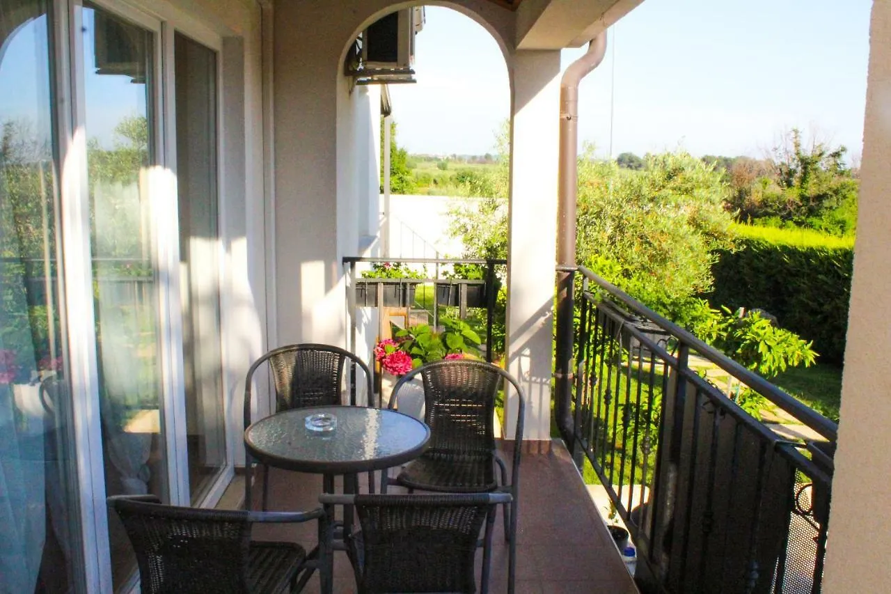 Apartments Lila Novigrad 0*, Novigrad (Istria) Croatia